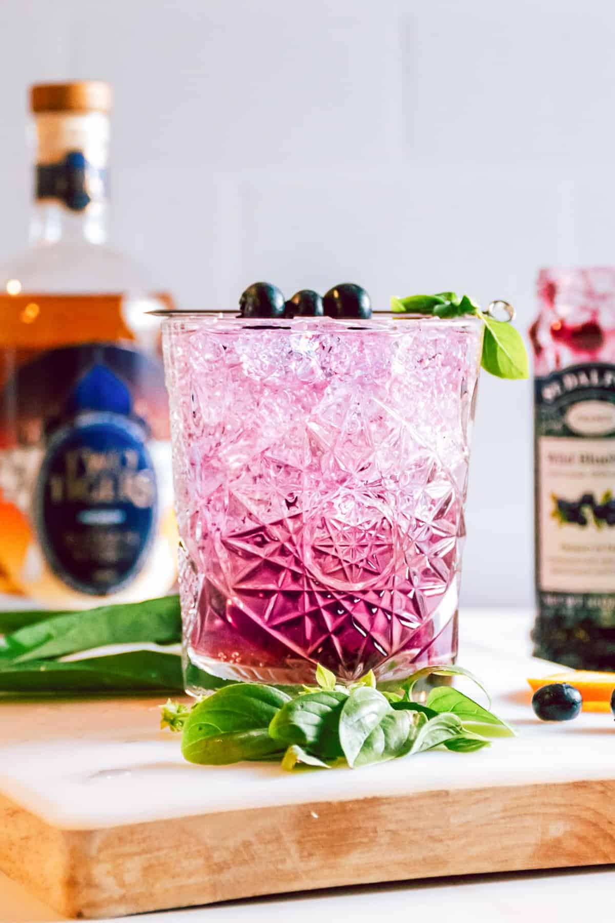 blueberry whiskey smash