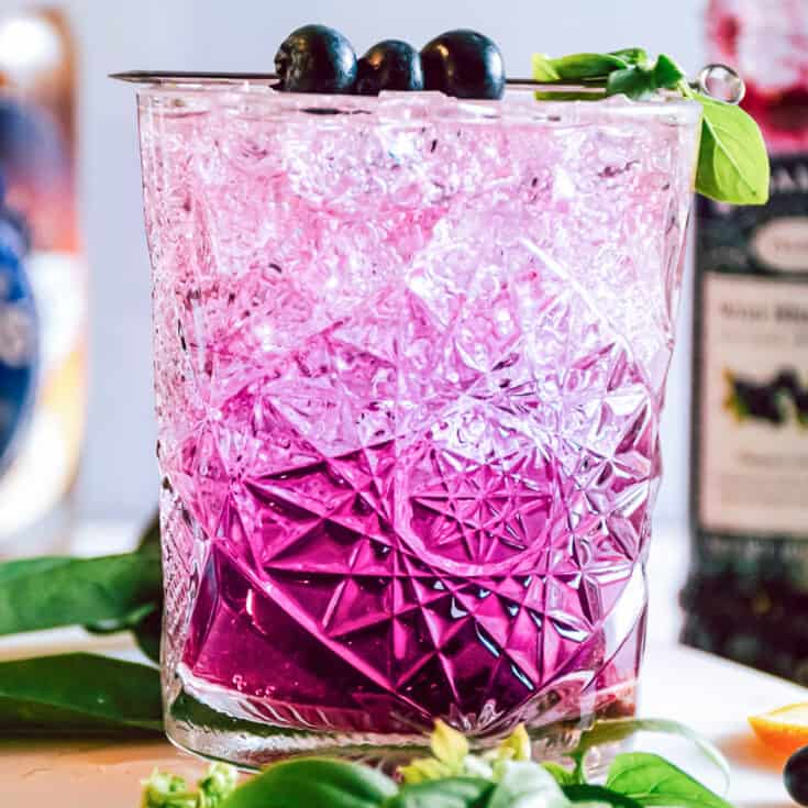 blueberry whiskey smash